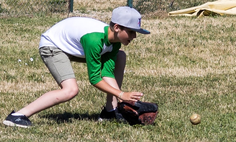 Player catching ball